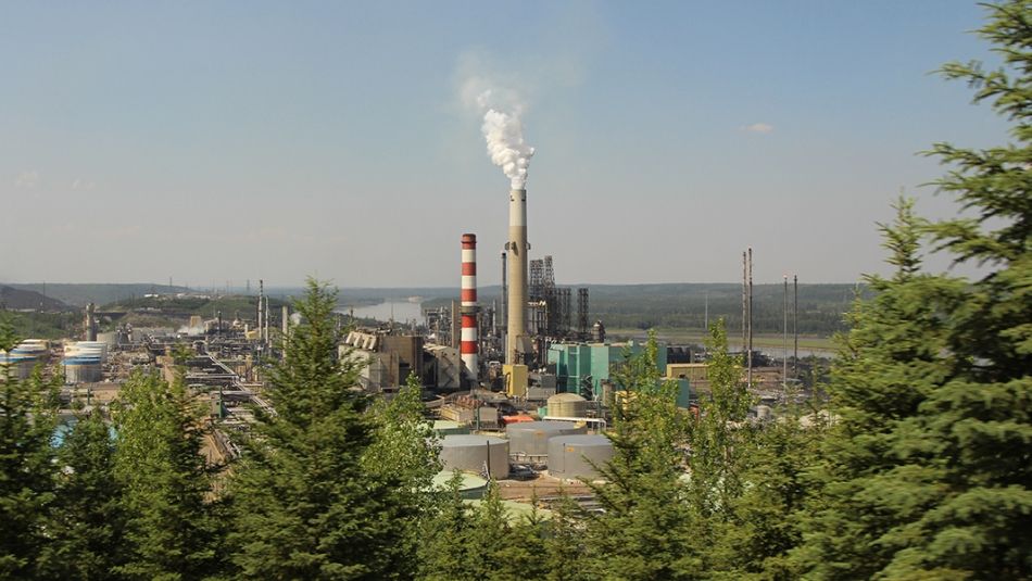 Distant view of petro-chemical plant